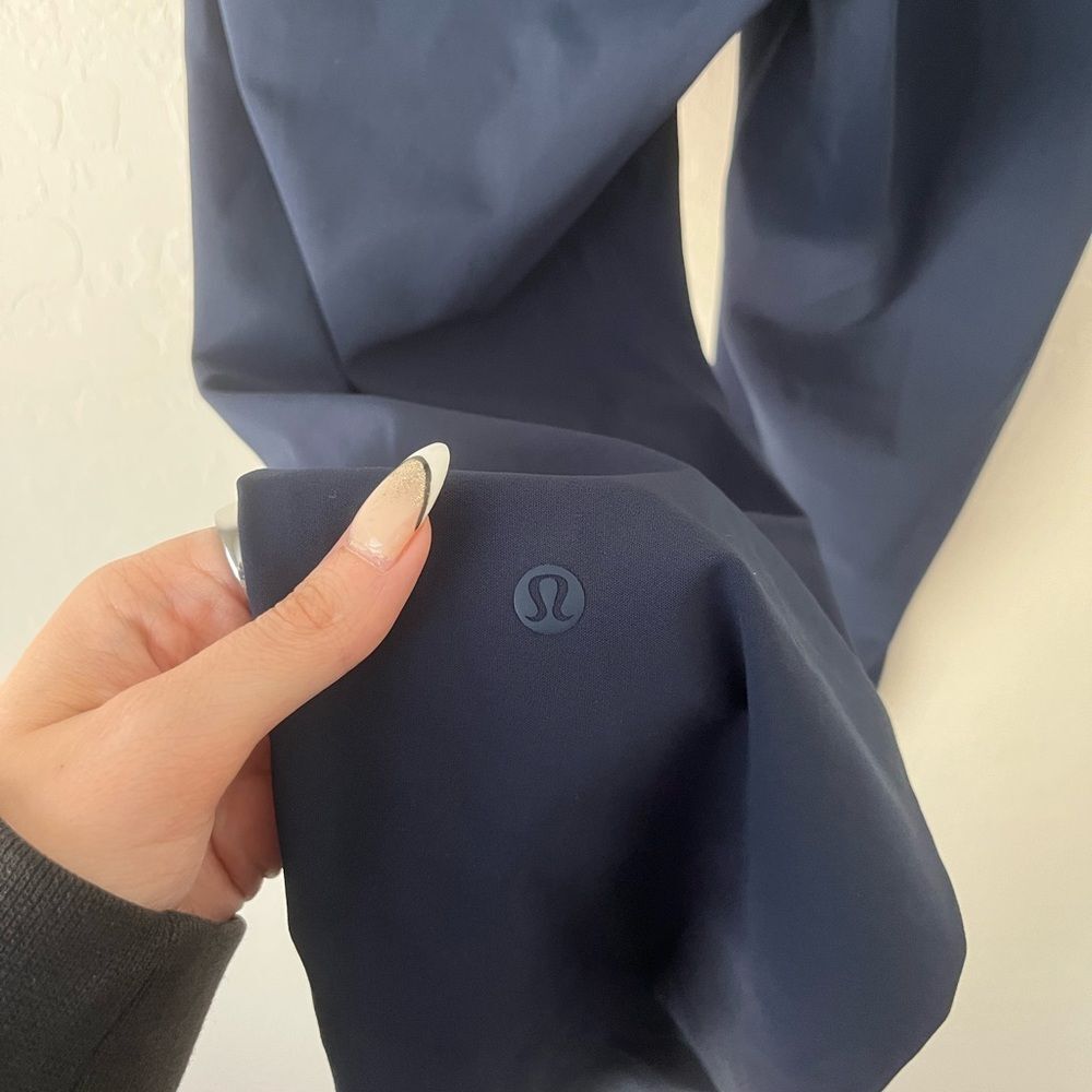 Lululemon On the Fly Woven Athleisure Athletic Pants True Navy Size 4 - Picture 6 of 8
